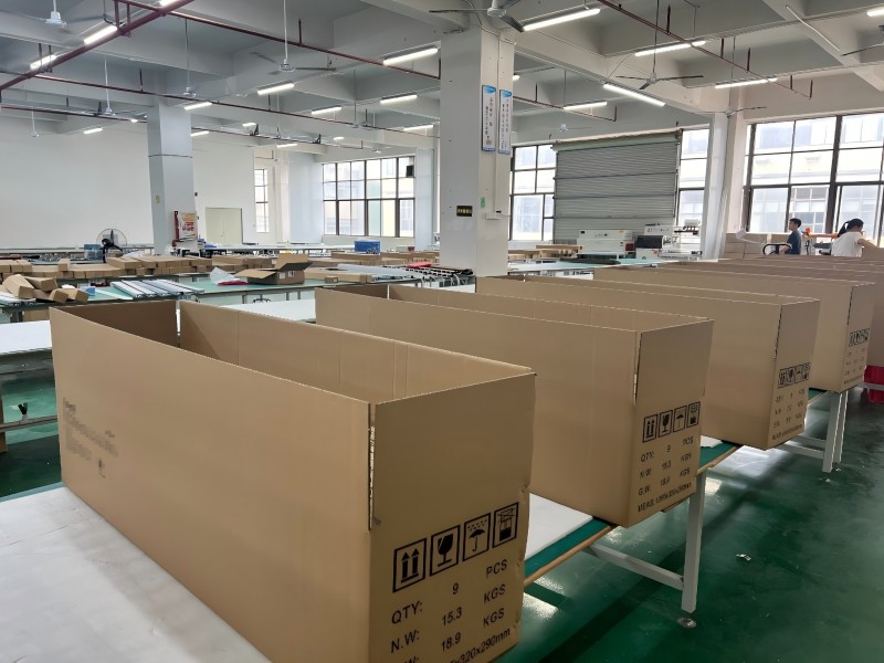 Fanxstar, yüzlərlə Tri-sübut luminaires xaricdə çatdırılır