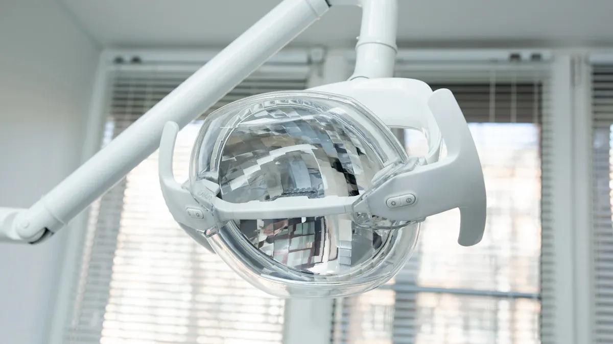 Tibbi işıqlandırma cihazlarının saxlanması və təmizlənməsi üçün əsas tövsiyələr